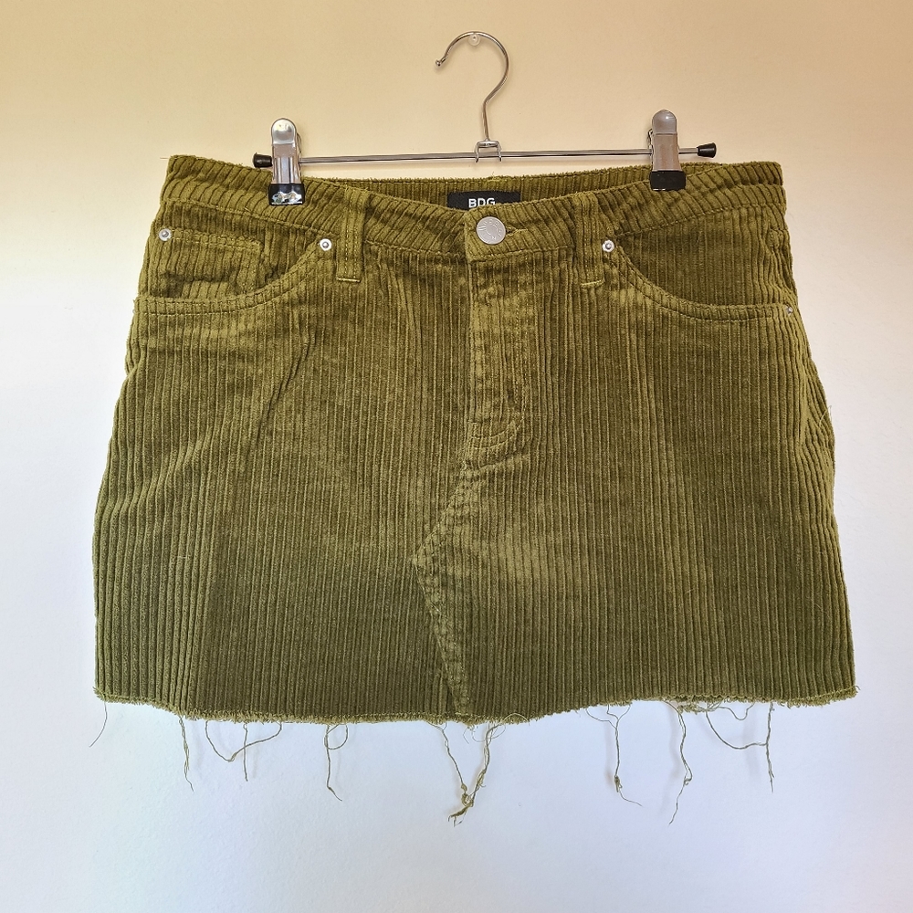 ☆BDG Urban Outfitters corduroy army green mini skirt size M☆